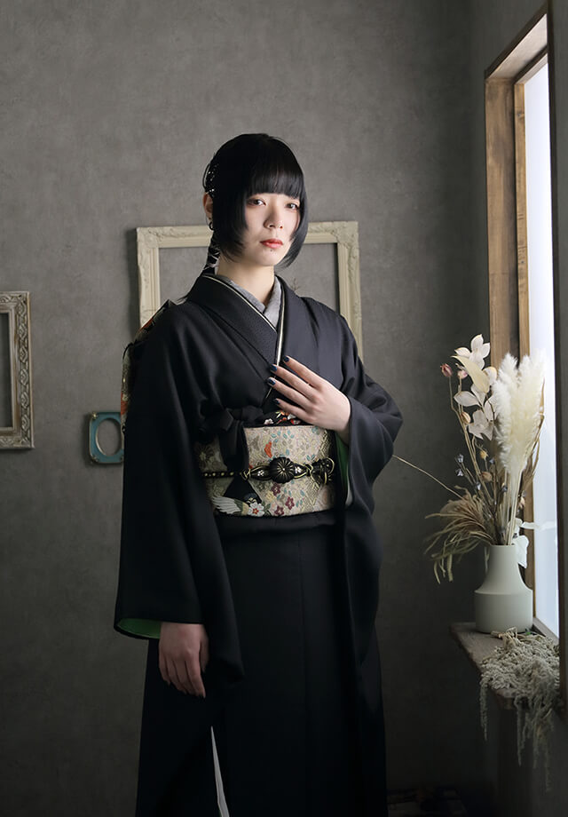 豊中市フォトスタジオピエノ:黒い着物姿の女性