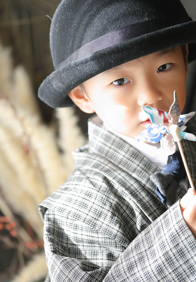 豊中市フォトスタジオピエノ:帽子をかぶった男の子