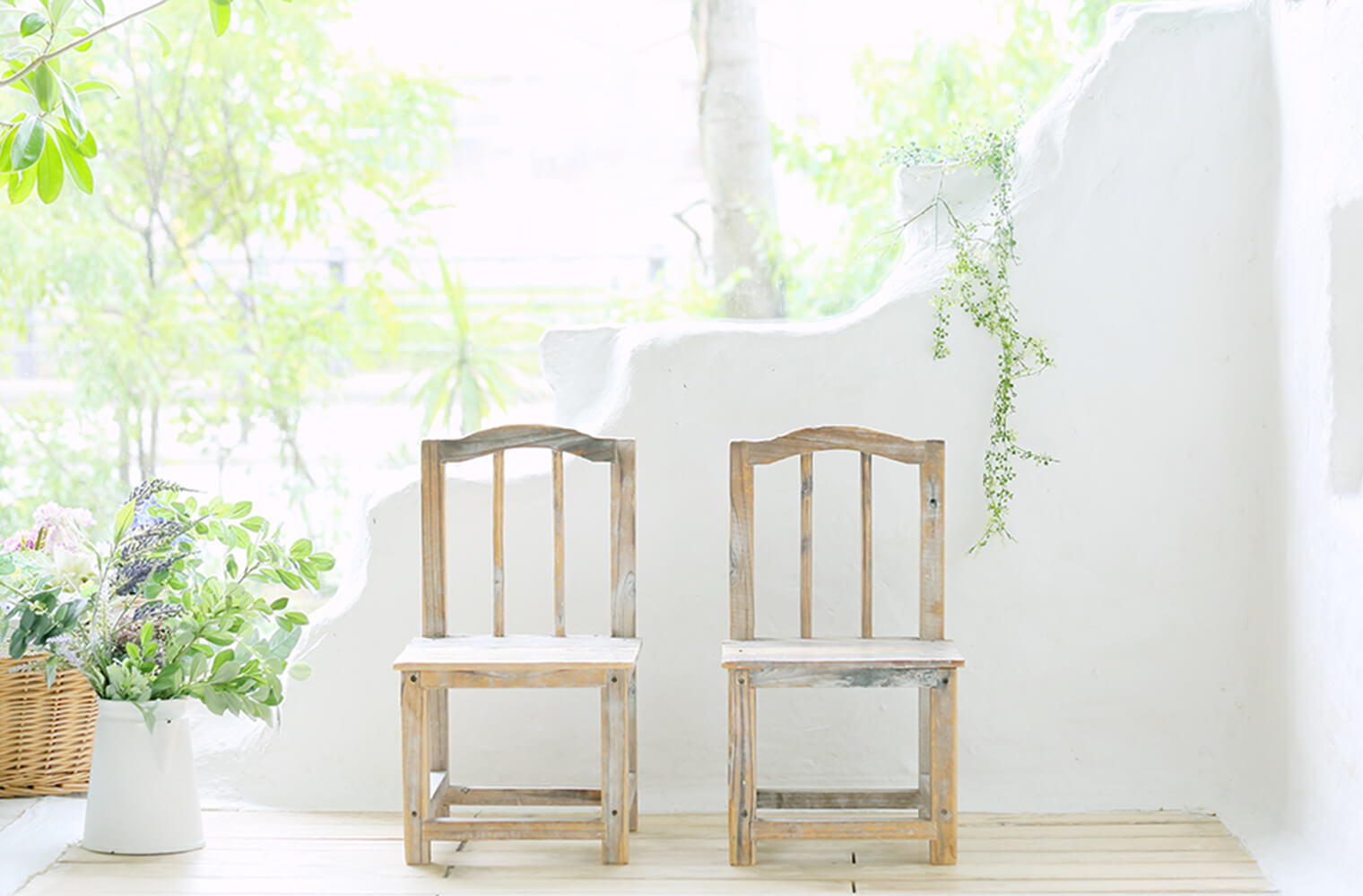 大阪フォトスタジオピエノ:木製の椅子