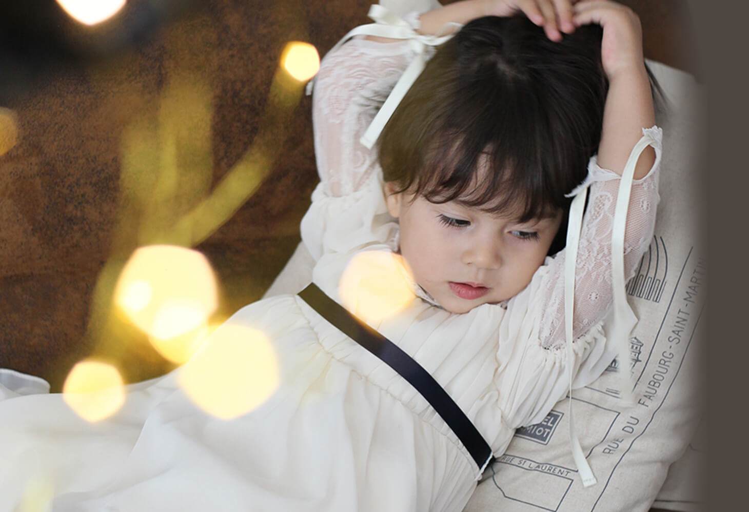 豊中市フォトスタジオピエノ:白いドレスを着た女の子